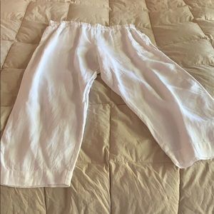 Chico’s White lLinen Cropped Pants
